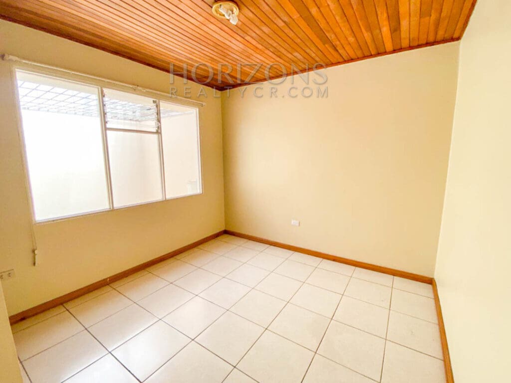 Se Alquila Casa en Curridabat 3 Habitaciones, Sala tv  noj902