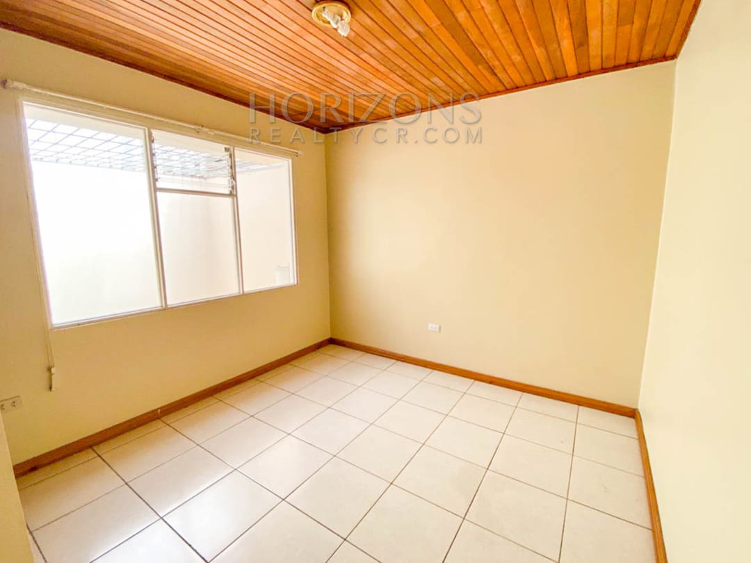 Se Alquila Casa en Curridabat 3 Habitaciones, Sala tv  noj902