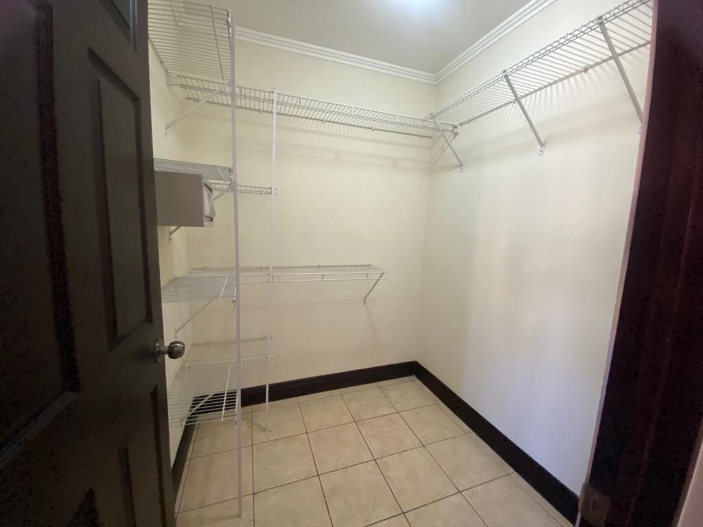 VENTA DE CASA EN CONDOMINIO DE 3 HABITACIONES Y AMPLIA ZONA VERDE NJJ02