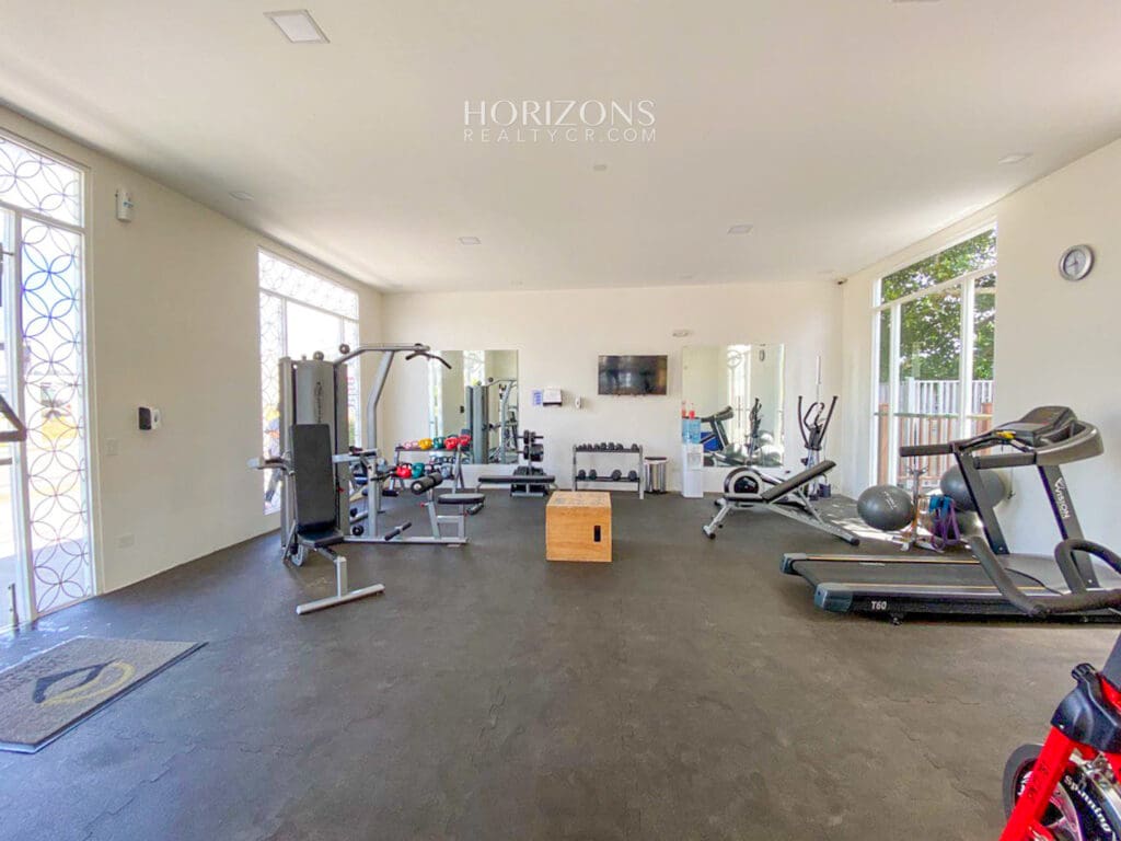 Casa en Venta en Condominio Distrito San Juan – 3 Dormitorios con Baño Cada Uno  nja1351