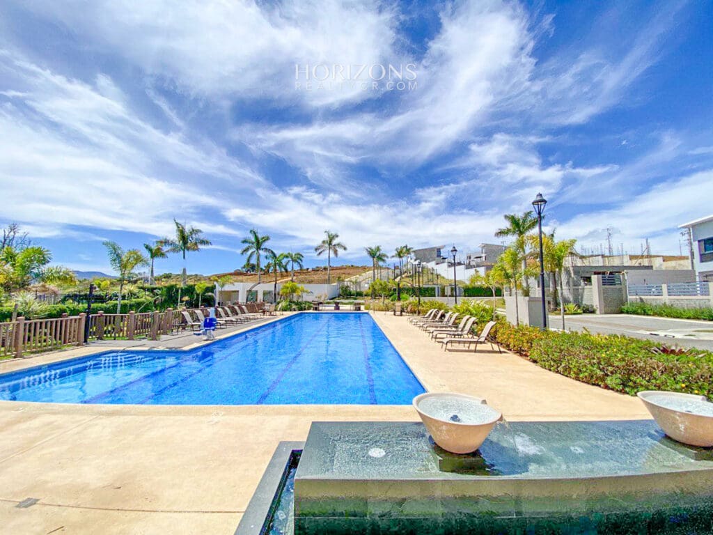 Casa en Venta en Condominio Distrito San Juan – 3 Dormitorios con Baño Cada Uno  nja1351