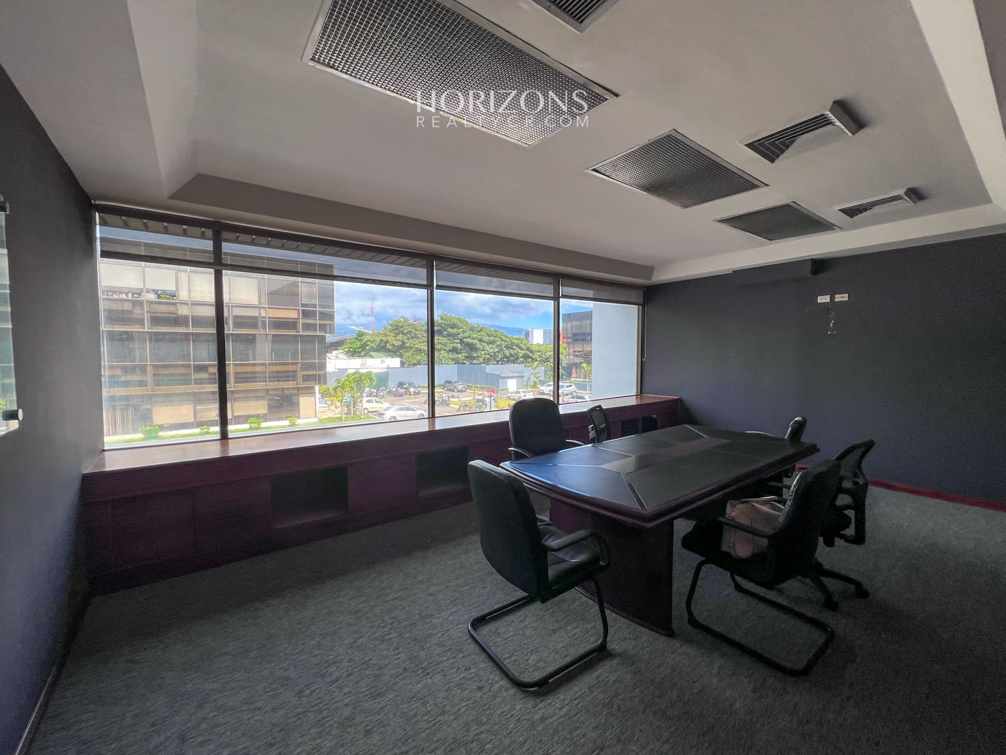 Se vende o Alquila Oficina en San Pedro 123m2 Ofiplaza del Este hrc15