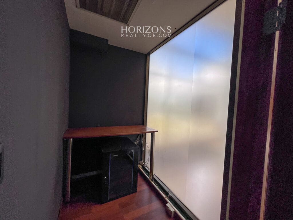 Se vende o Alquila Oficina en San Pedro 123m2 Ofiplaza del Este hrc15