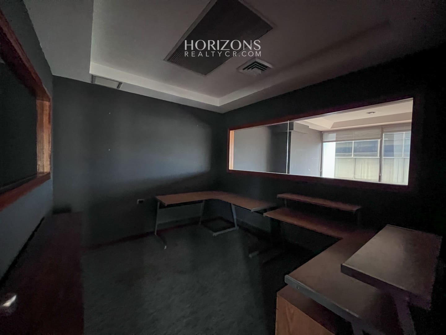 Se vende o Alquila Oficina en San Pedro 123m2 Ofiplaza del Este hrc15