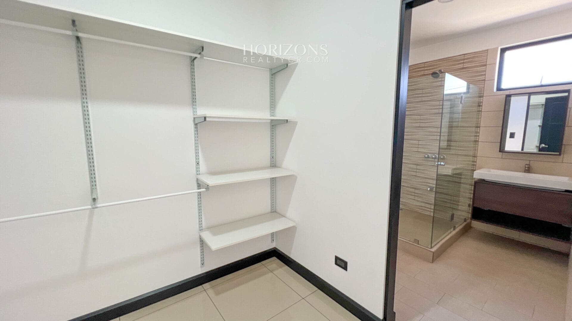 Se Vende Casa en Condominio Nueva en Tres Rios NJA1027