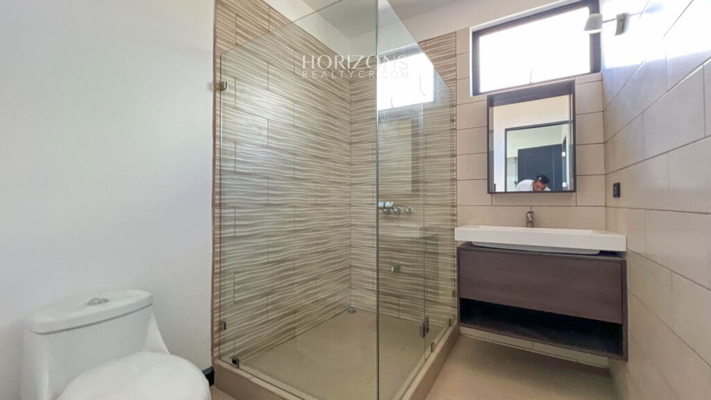 Se Vende Casa en Condominio Nueva en Tres Rios NJA1027