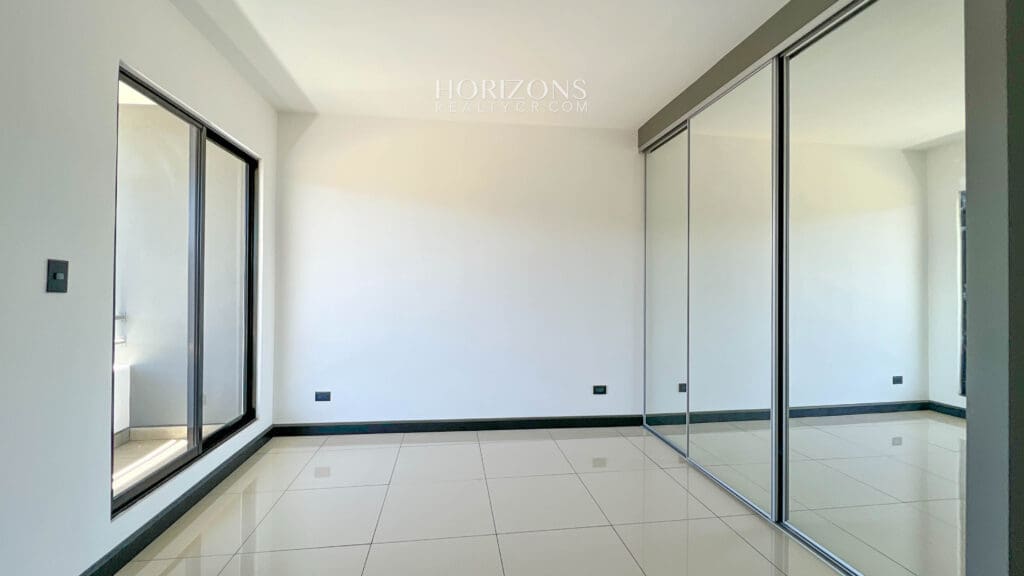 Se Vende Casa en Condominio Nueva en Tres Rios NJA1027