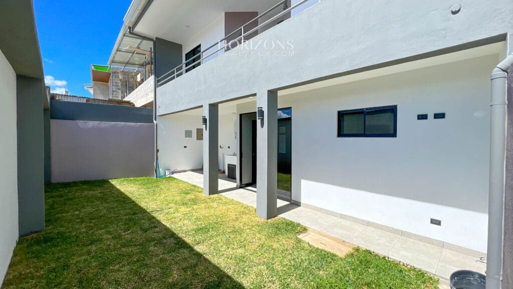 Se Vende Casa en Condominio Nueva en Tres Rios NJA1027