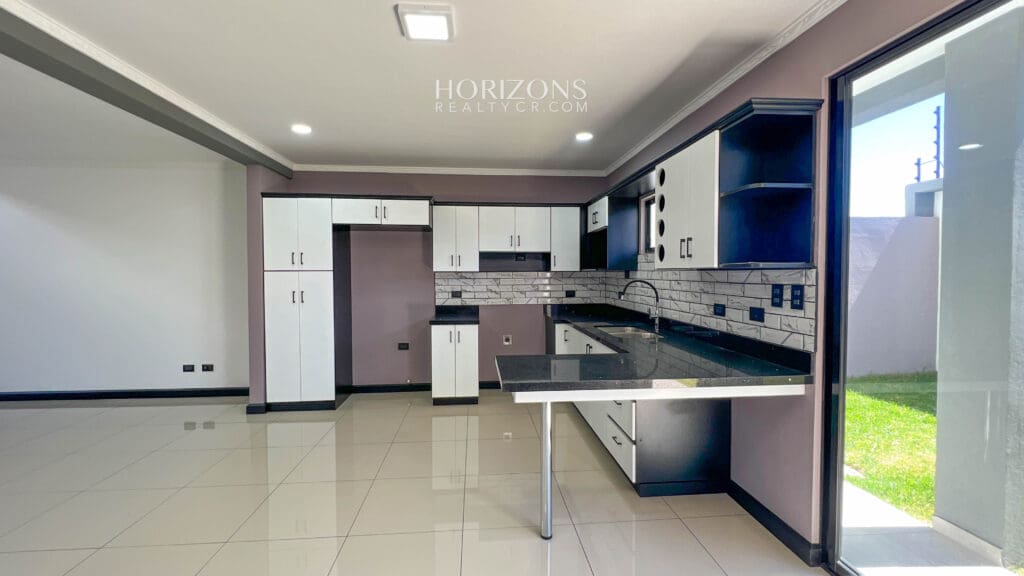 Se Vende Casa en Condominio Nueva en Tres Rios NJA1027