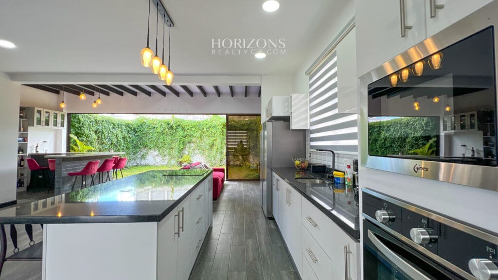 Se Vende Para Inversión Casa en Distrito San Juan  Con Inquilino  nja1041