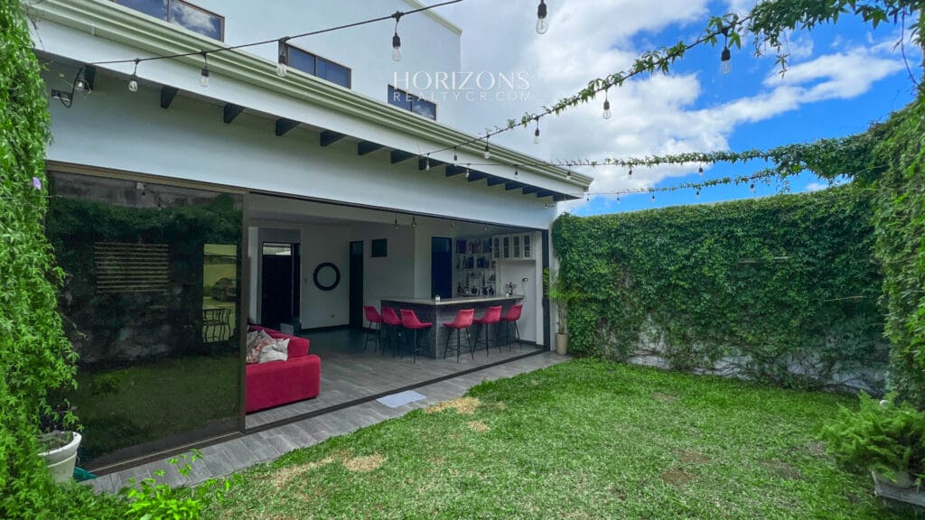 Se Vende Para Inversión Casa en Distrito San Juan  Con Inquilino  nja1041