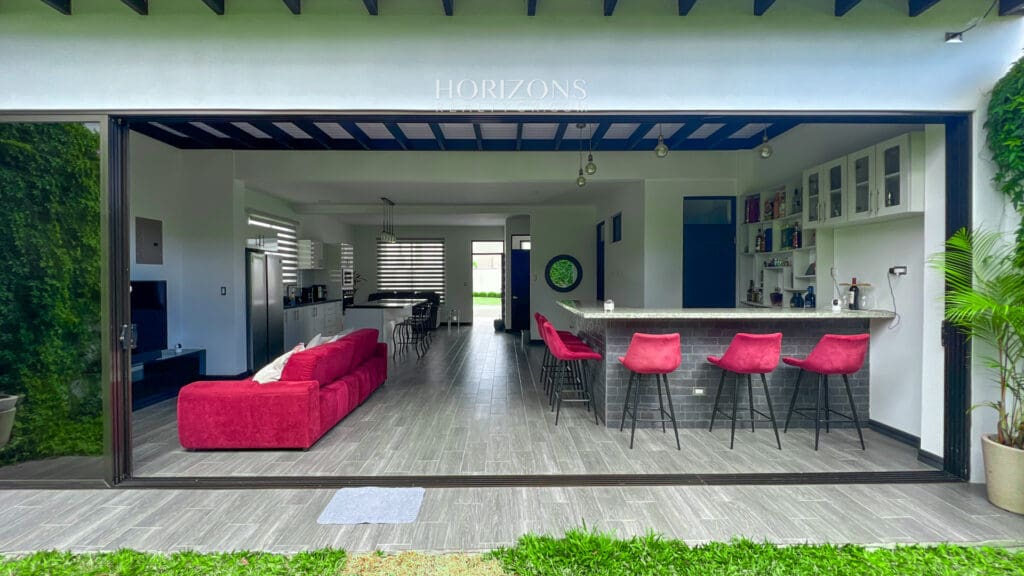 Se Vende Para Inversión Casa en Distrito San Juan  Con Inquilino  nja1041