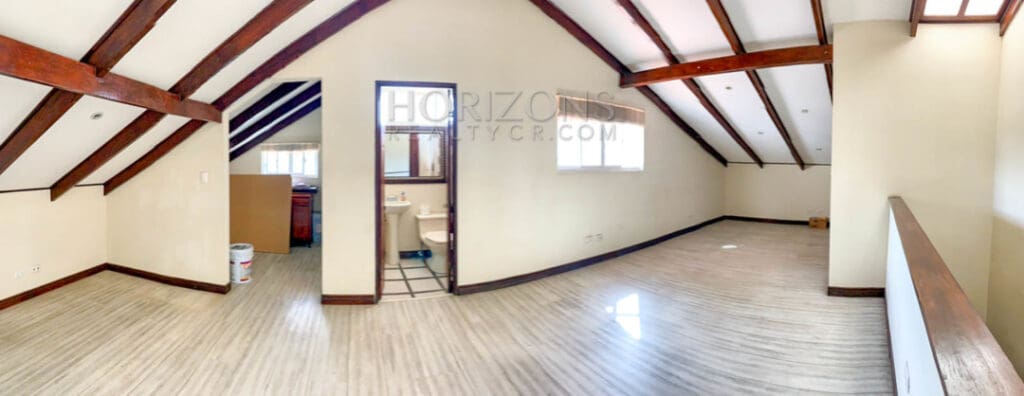 SE ALQUILA CASA CON PATIO EN SAN PEDRO 3 HABITACIONES + ESTUDIO noj911