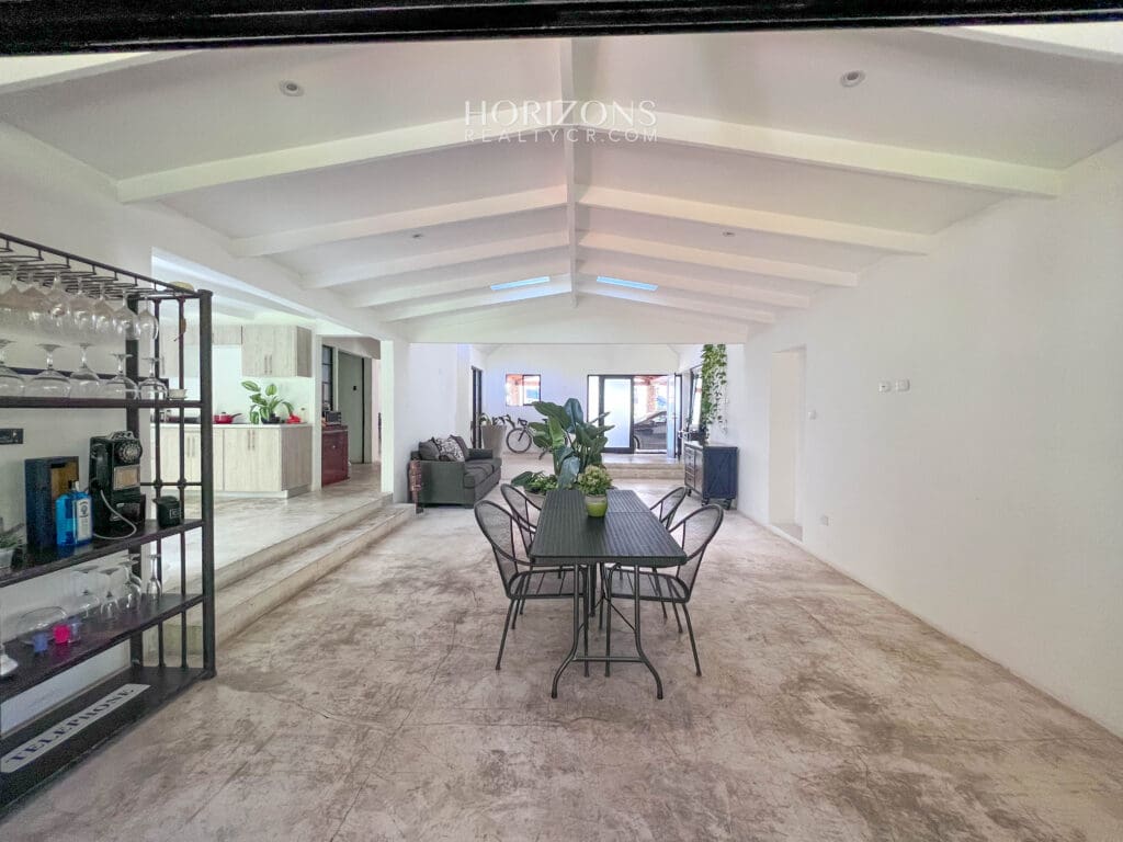 Venta Casa en Los Laurales Escazu 1 Nivel Residencial nja1045