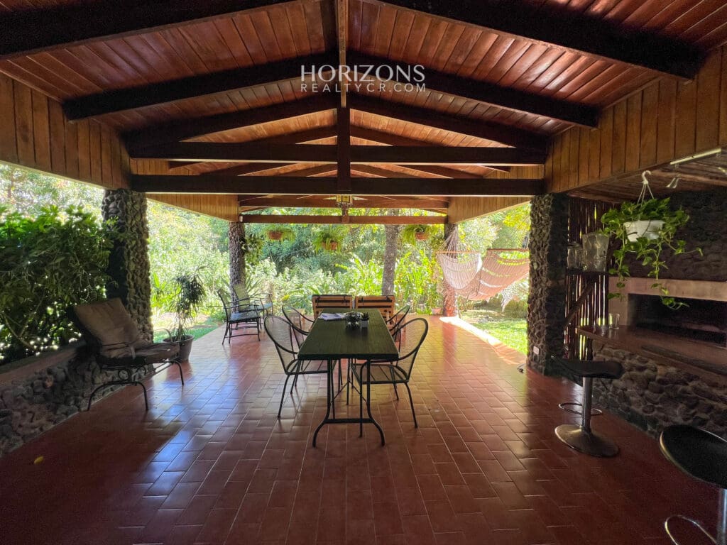 Venta Casa en Los Laurales Escazu 1 Nivel Residencial nja1045