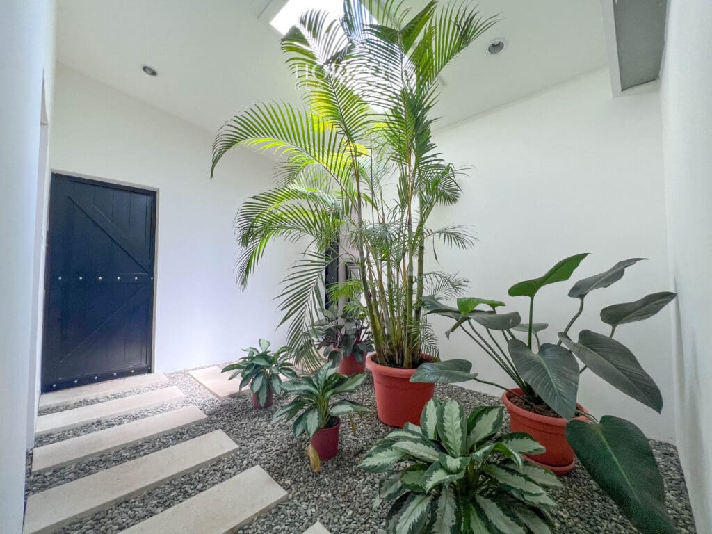Venta Casa en Los Laurales Escazu 1 Nivel Residencial nja1045
