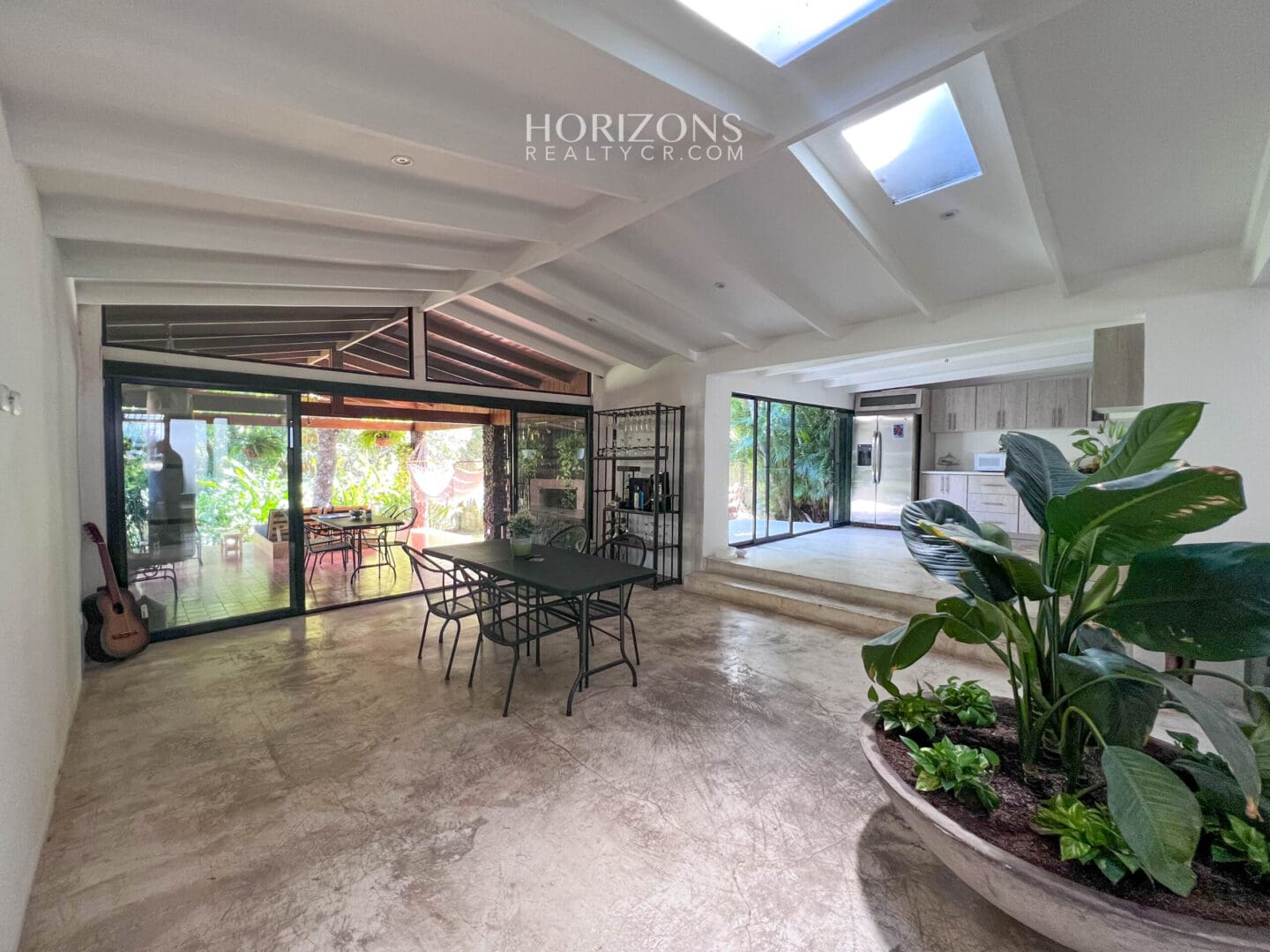 Venta Casa en Los Laurales Escazu 1 Nivel Residencial nja1045