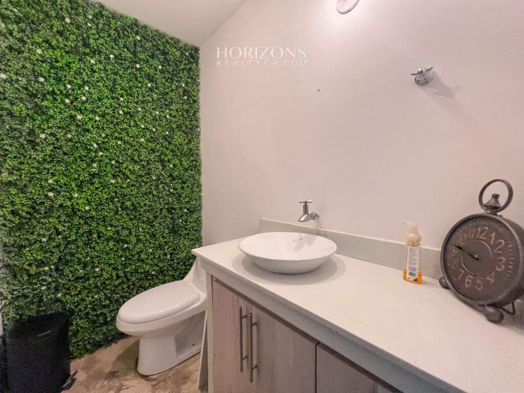Venta Casa en Los Laurales Escazu 1 Nivel Residencial nja1045