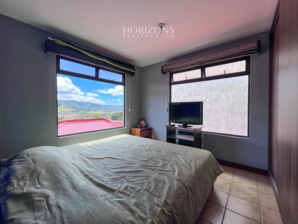 Casa con Vista a las Montañas en Residencial Tres Rios 4 Habitaciones NJA1047
