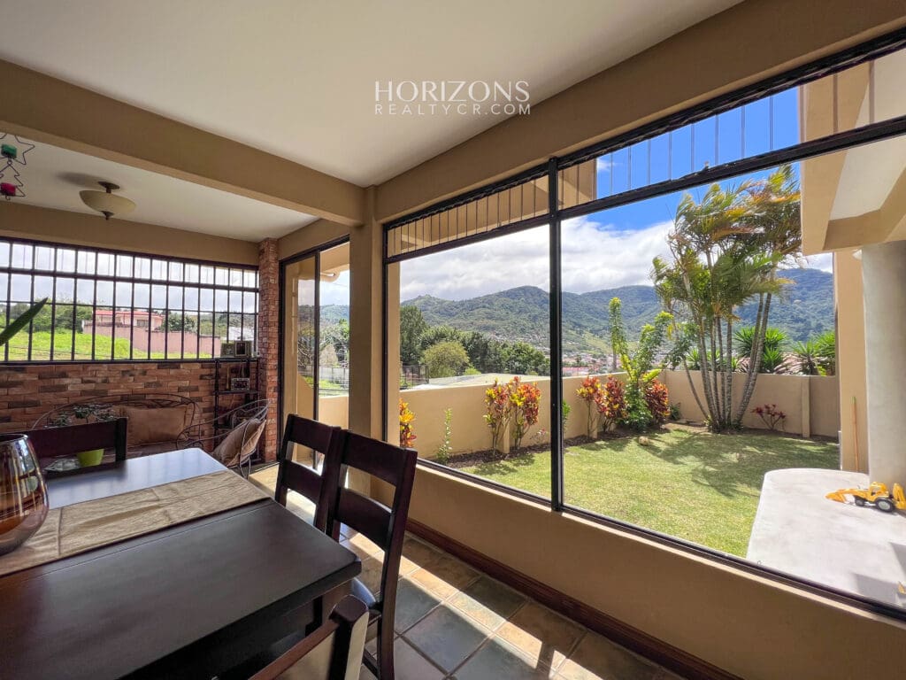 Casa con Vista a las Montañas en Residencial Tres Rios 4 Habitaciones NJA1047