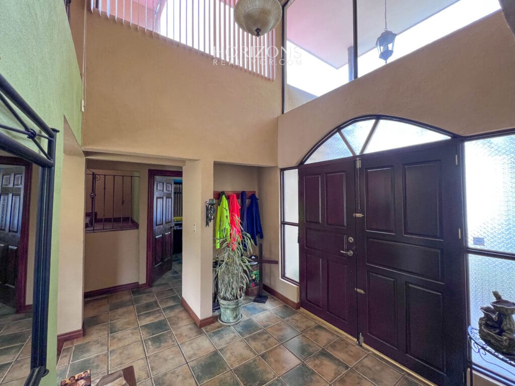Casa con Vista a las Montañas en Residencial Tres Rios 4 Habitaciones NJA1047