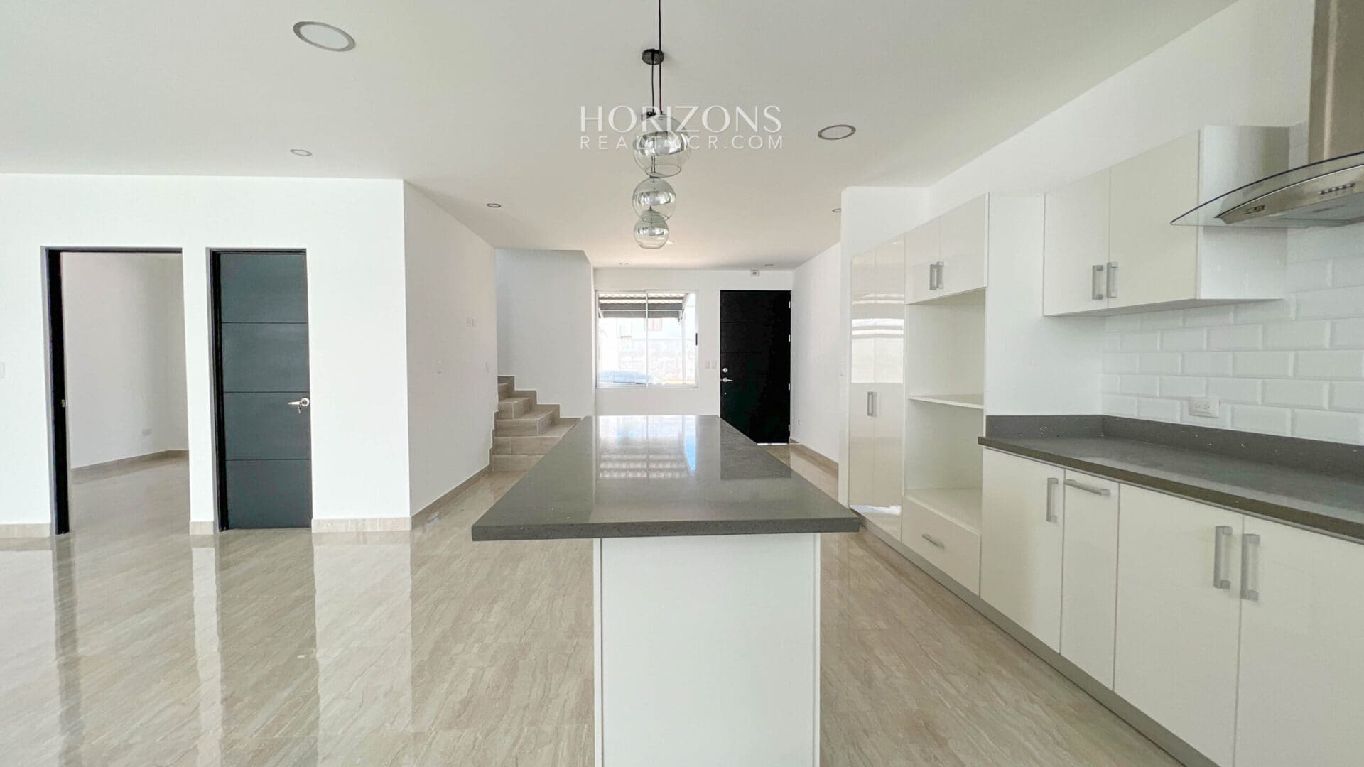 Casa Nueva 4 Habitaciones más Oficina Garaje 3 Veh 220m2 en Condominio Distrito San Juan nja1054