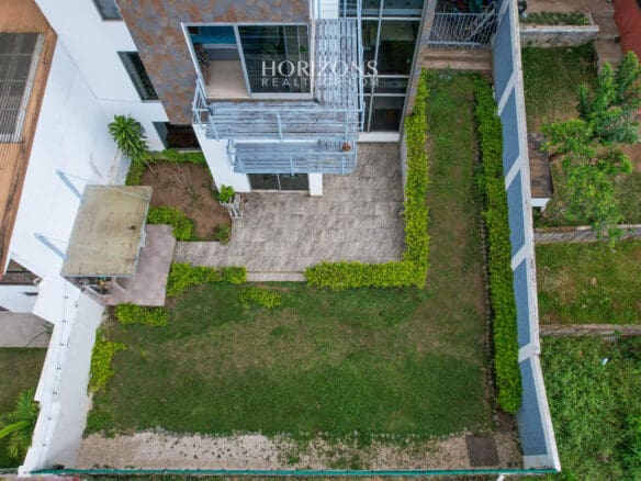 Casa Contemporánea Independiente En Curridabat 3 Habitaciones + C. Serv Amplio Patio Nja1059