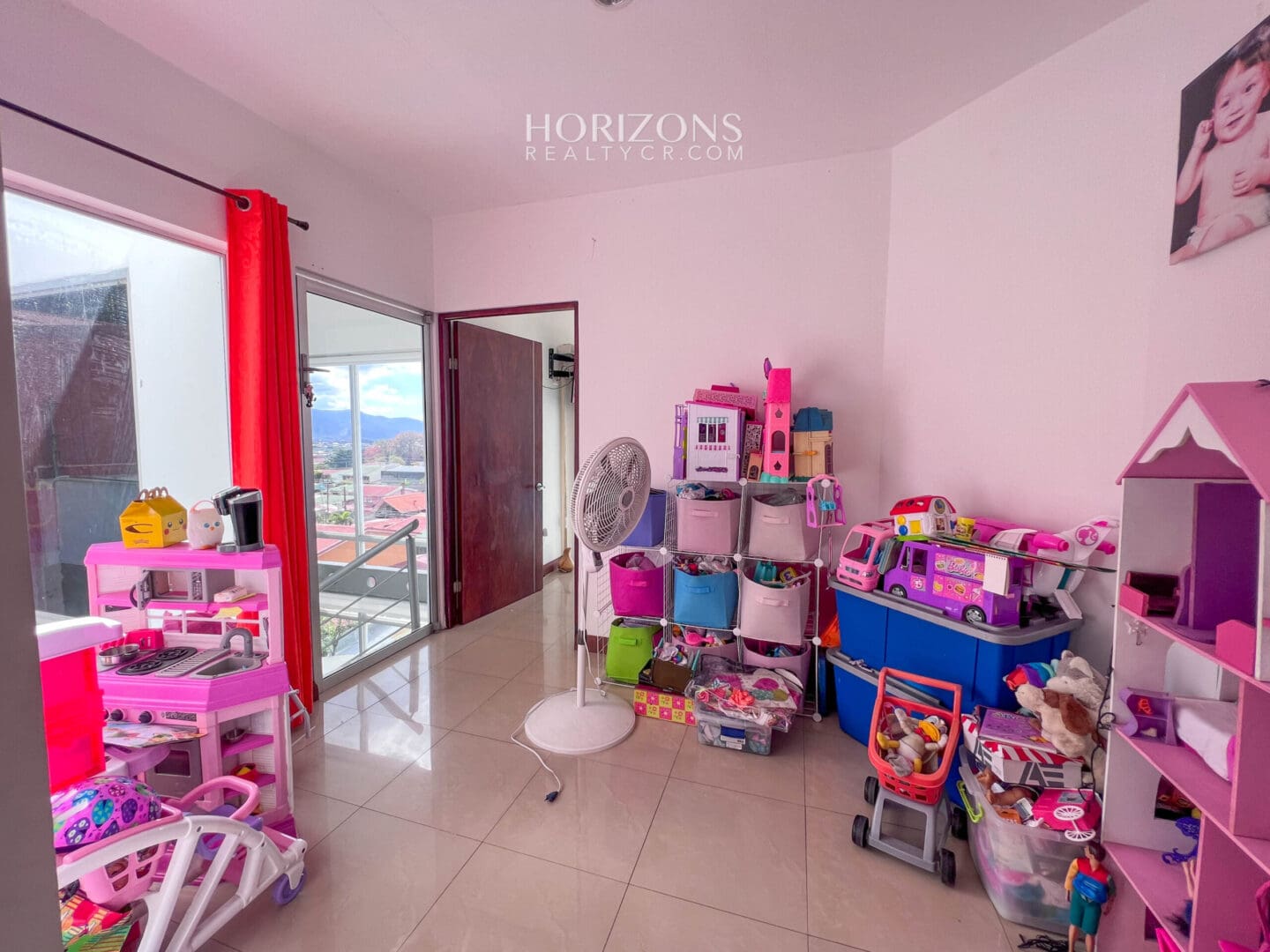 Casa Contemporánea Independiente En Curridabat 3 habitaciones + C. Serv Amplio Patio nja1059