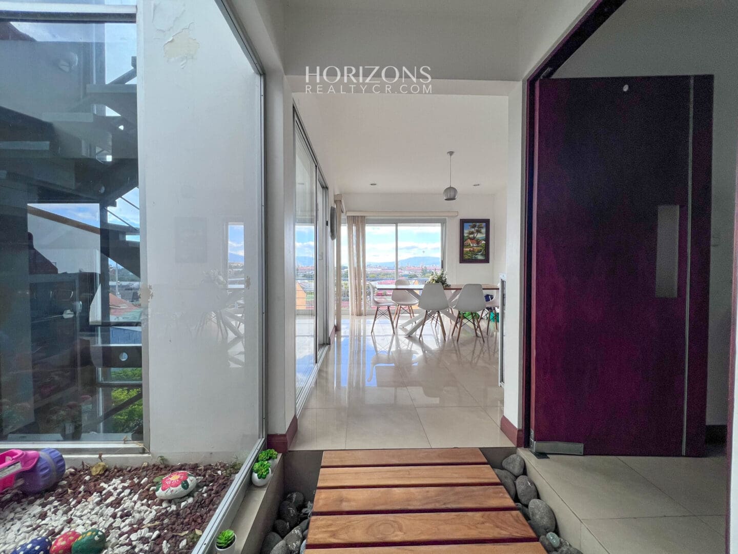 Casa Contemporánea Independiente En Curridabat 3 habitaciones + C. Serv Amplio Patio nja1059
