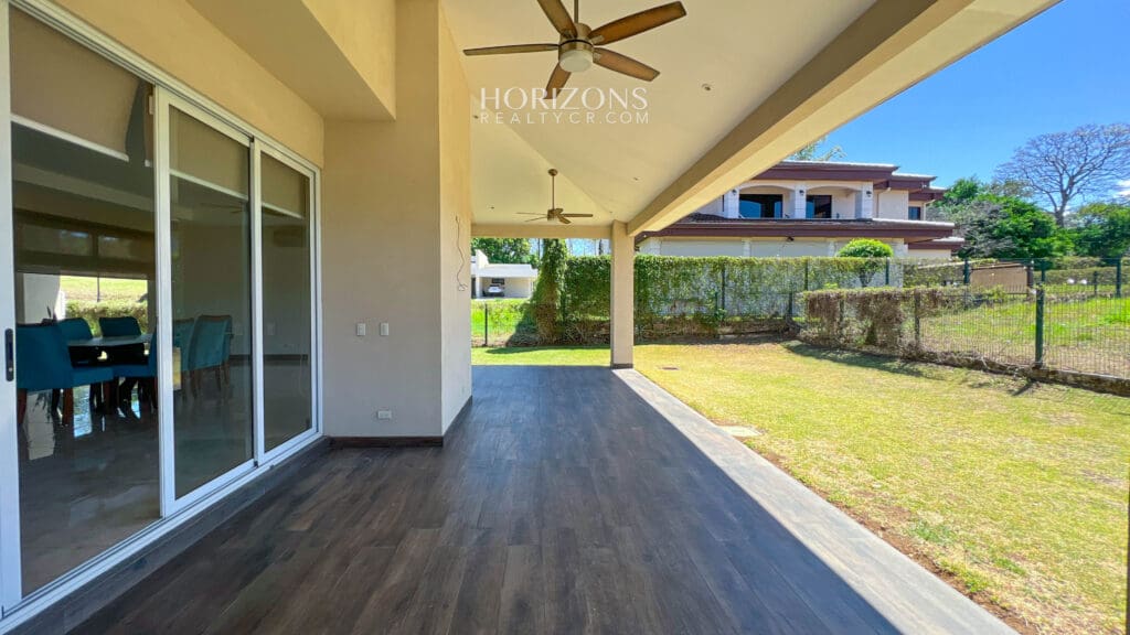 Casa en Venta en Condominio Espavel La Guácima Alajuela nja1061