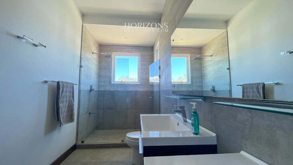 Casa en Venta en Condominio Espavel La Guácima Alajuela nja1061