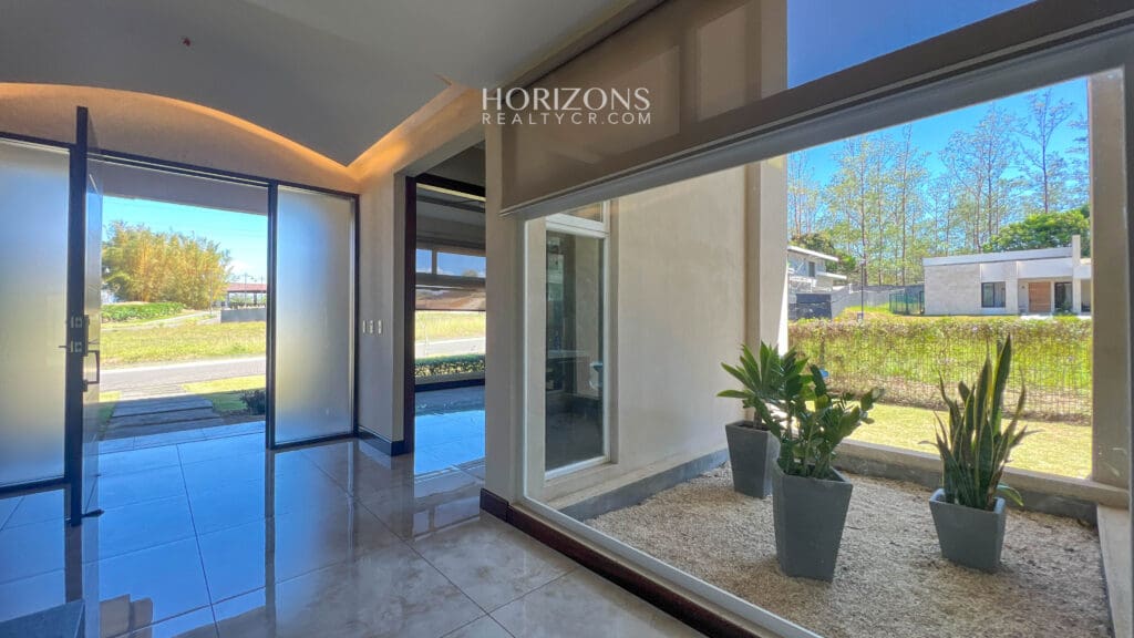 Casa en Venta en Condominio Espavel La Guácima Alajuela nja1061