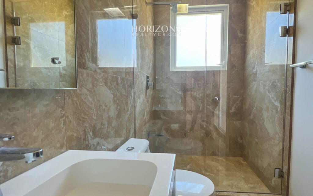 Casa en Venta en Condominio Espavel La Guácima Alajuela nja1061