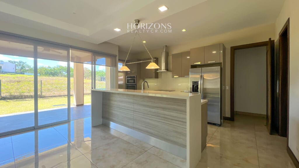 Casa en Venta en Condominio Espavel La Guácima Alajuela nja1061
