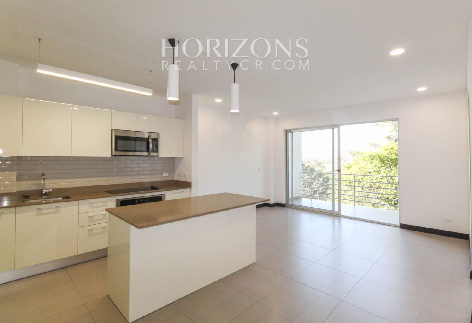 SE ALQUILA APARTAMENTO CON VISTA A LA NATURALEZA 2 HABITACIONES EN SANTA ANA njv232