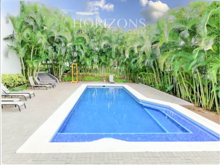 VENTA DE APARTAMENTO DENTRO DE CONDOMINIO EN SANTA ANA CENTRO njv236