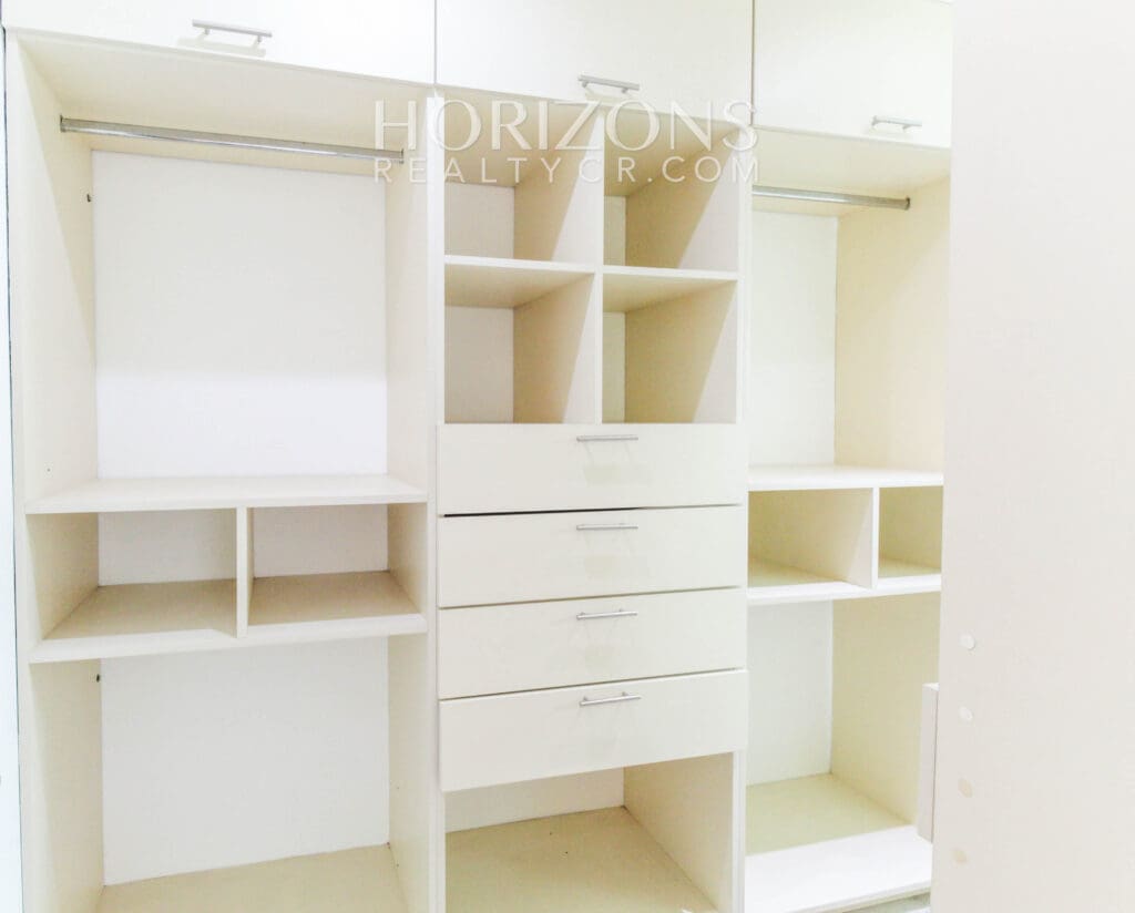 VENTA DE APARTAMENTO DENTRO DE CONDOMINIO EN SANTA ANA CENTRO njv236