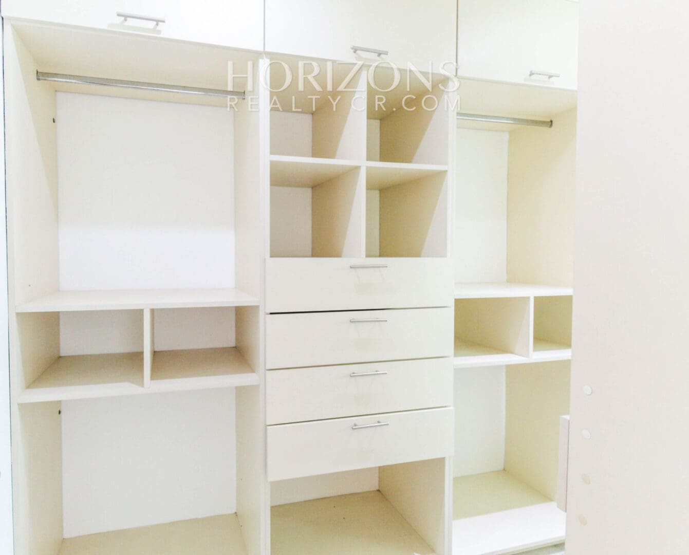 VENTA DE APARTAMENTO DENTRO DE CONDOMINIO EN SANTA ANA CENTRO njv236
