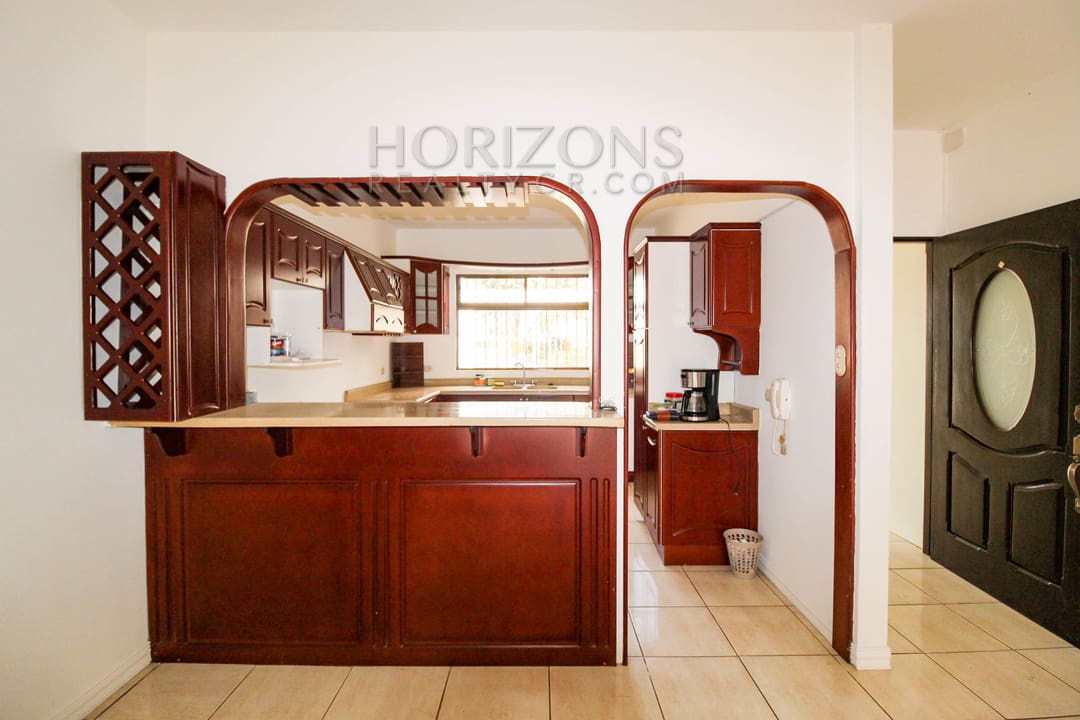 SE ALQUILA CASA EN SAN PEDRO CON PATIO 2 HABITACIONES / TERRAZA noj916