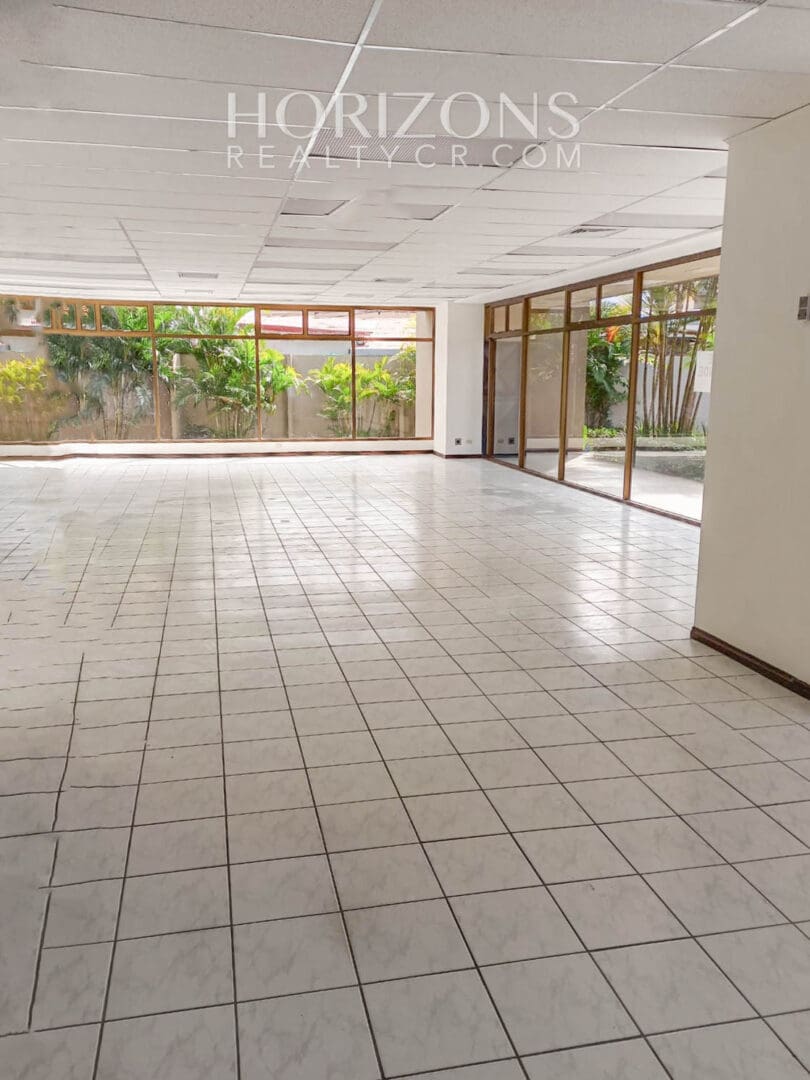 ALQUILER Y VENTA DE LOCAL COMERCIAL EN SABANA OESTE hrc17
