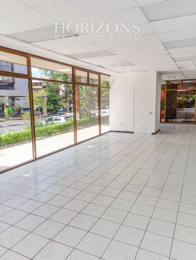 ALQUILER Y VENTA DE LOCAL COMERCIAL EN SABANA OESTE hrc17