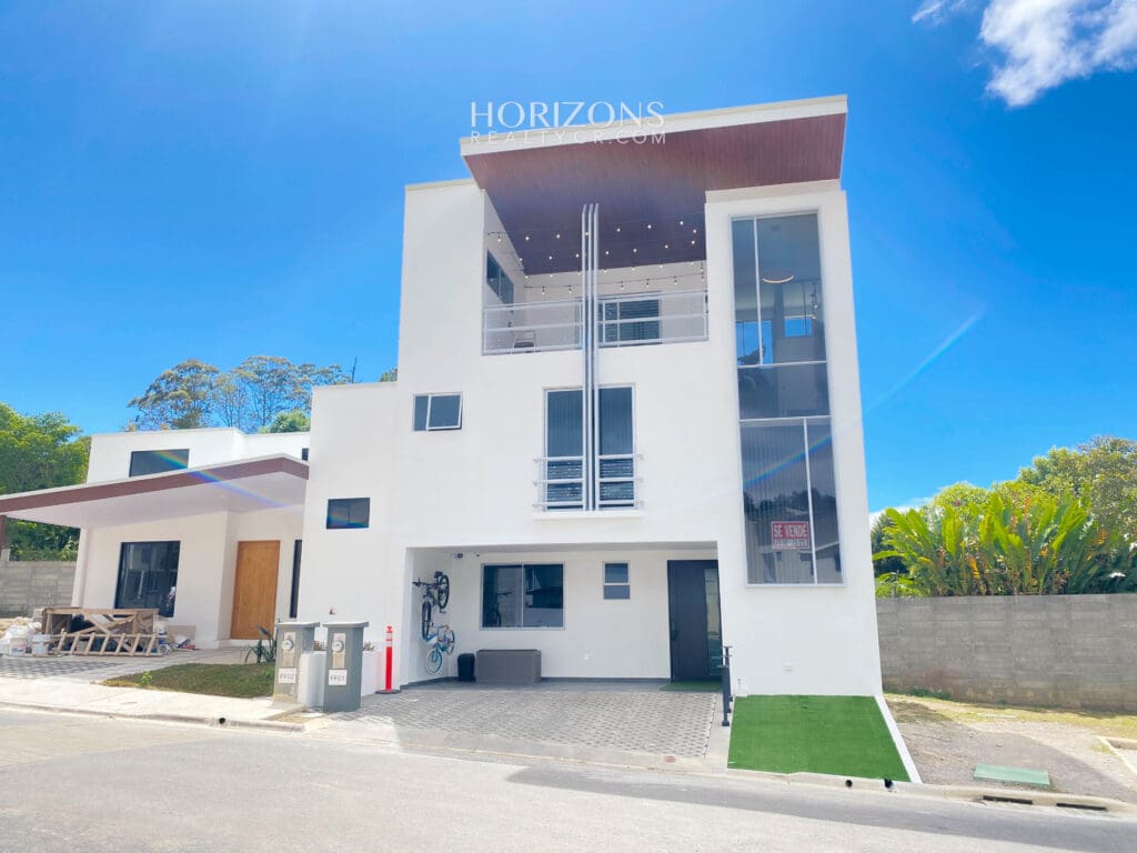 Casa En Condominio La Floresta 3 Hab + Oficina En La Union De Tres Rios Nja1056