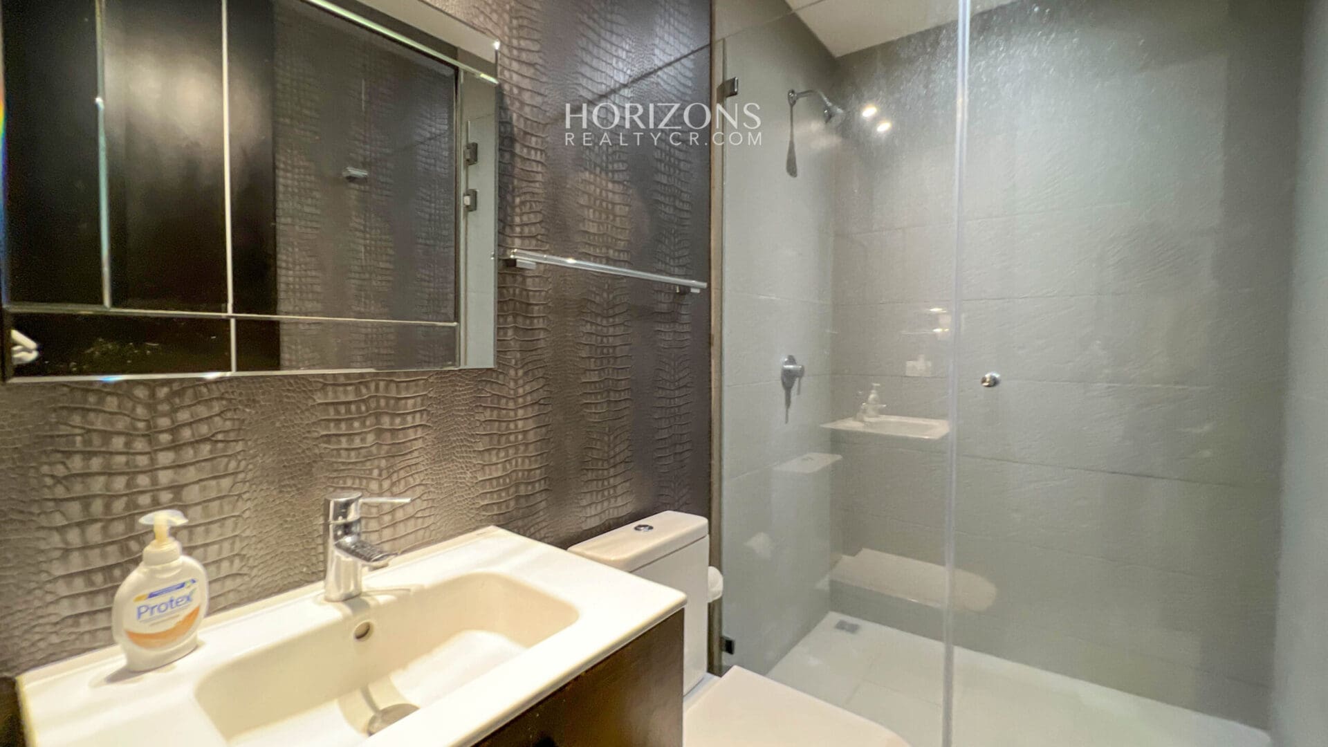 Espectacular Apartamento en Venta Condominio Avenida Escazu nja1060