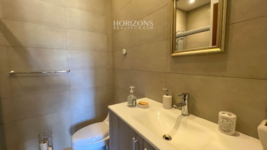 Moderno apartamento en venta en Curridabat con excelente ubicación y seguridad 24/7 nja1058