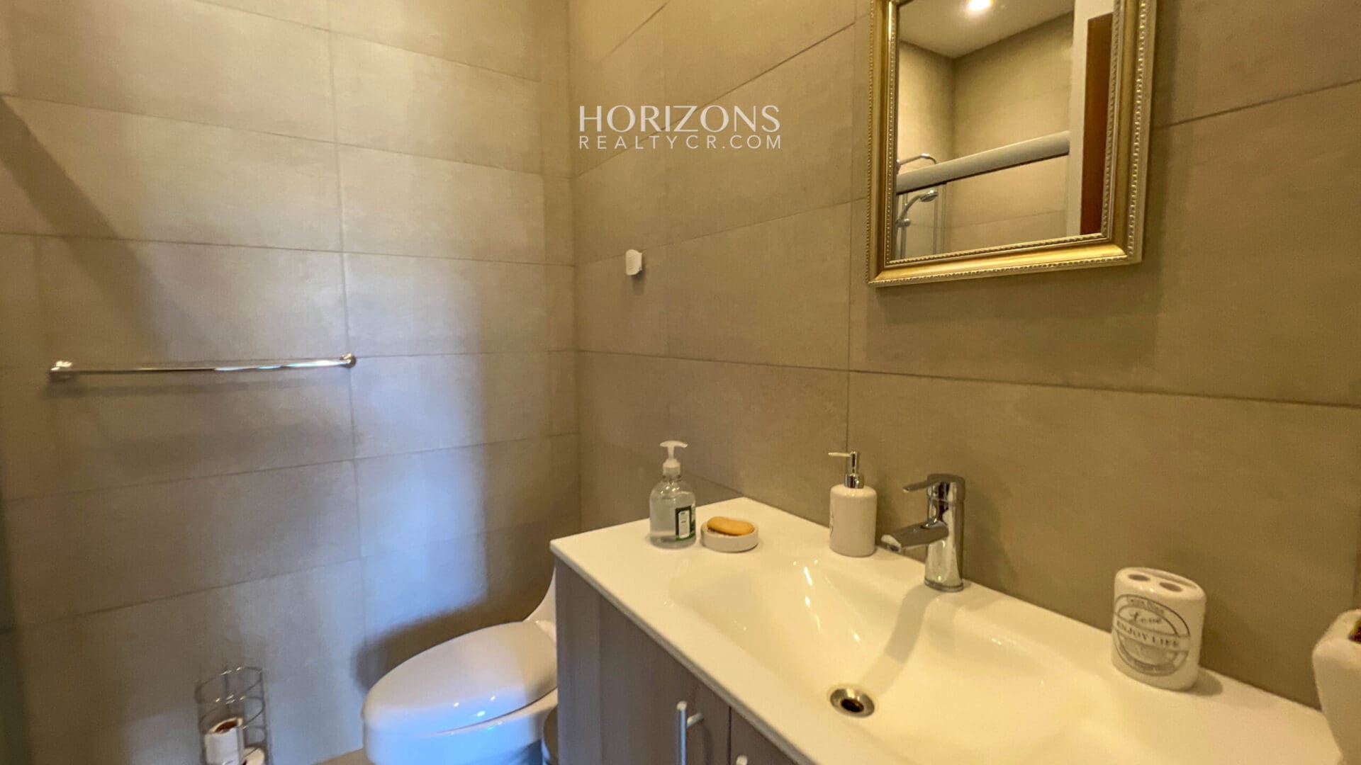 Moderno apartamento en venta en Curridabat con excelente ubicación y seguridad 24/7 nja1058