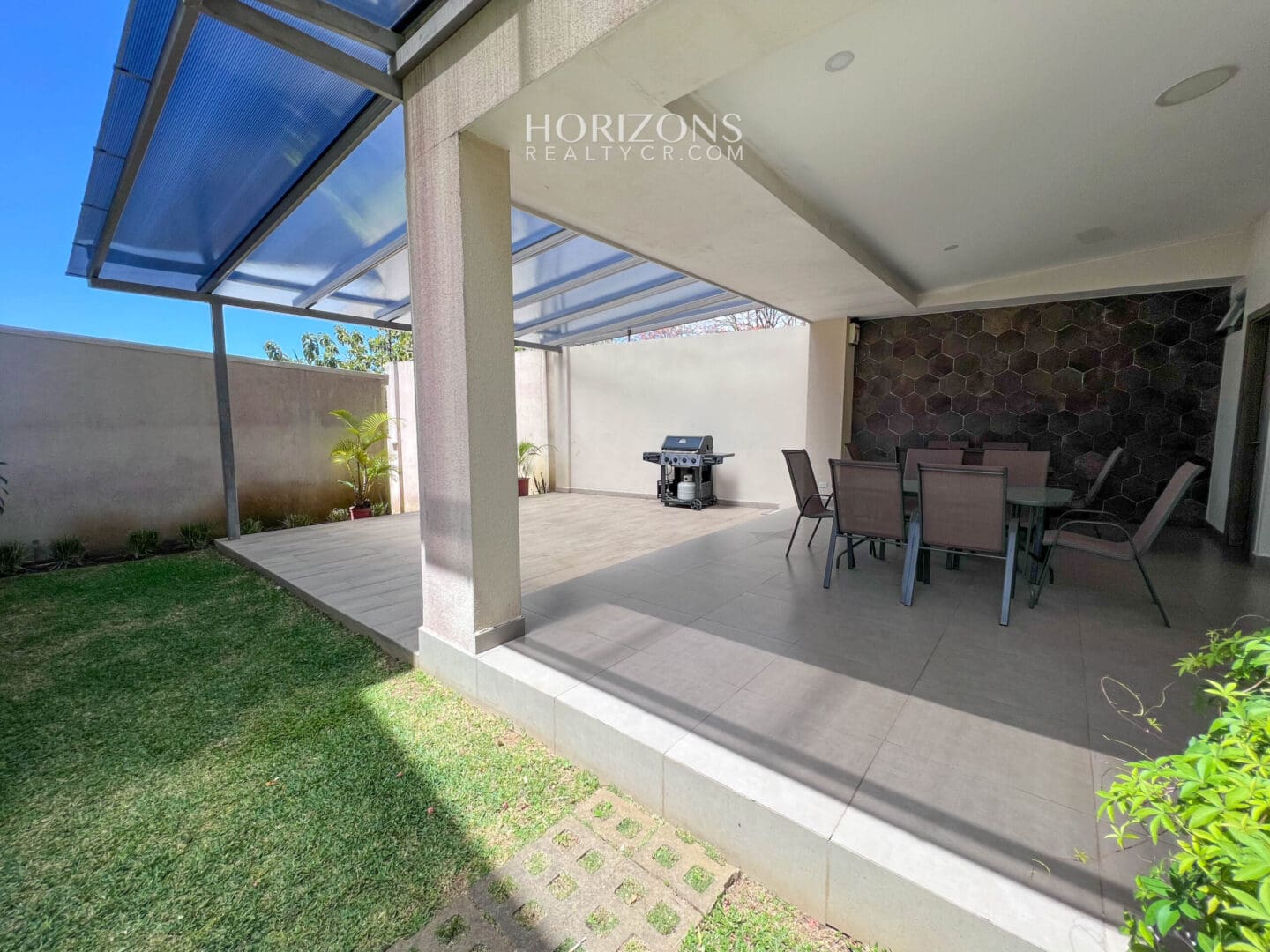 Moderno apartamento en venta en Curridabat con excelente ubicación y seguridad 24/7 nja1058