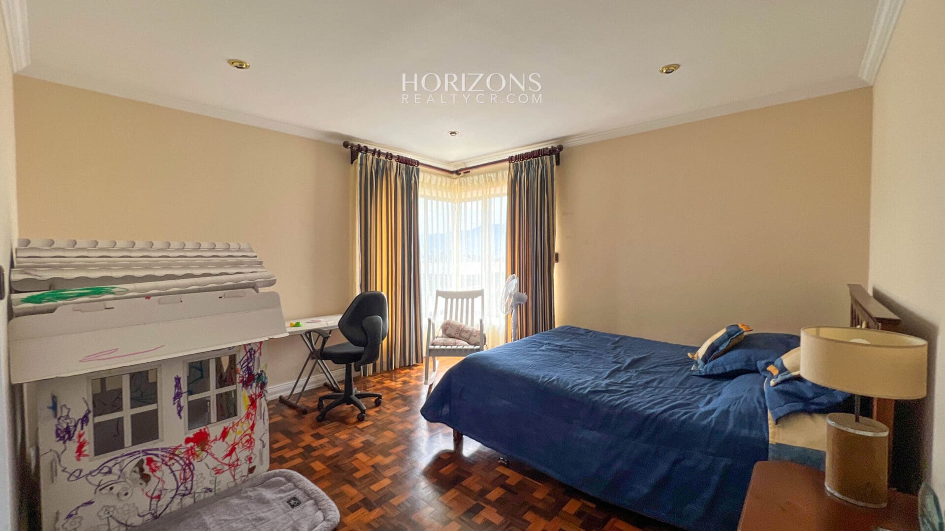 VENTA DE AMPLIA Y COMODA CASA EN CURRIDABAT DENTRO DE RESIDENCIAL  NJA1068