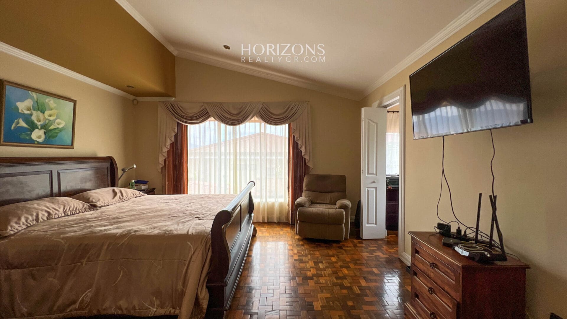 VENTA DE AMPLIA Y COMODA CASA EN CURRIDABAT DENTRO DE RESIDENCIAL  NJA1068