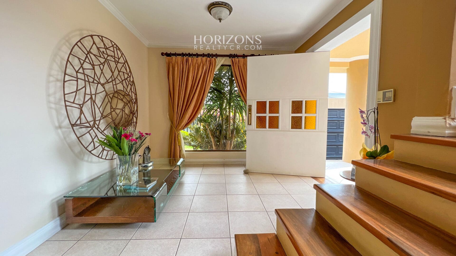 VENTA DE AMPLIA Y COMODA CASA EN CURRIDABAT DENTRO DE RESIDENCIAL  NJA1068