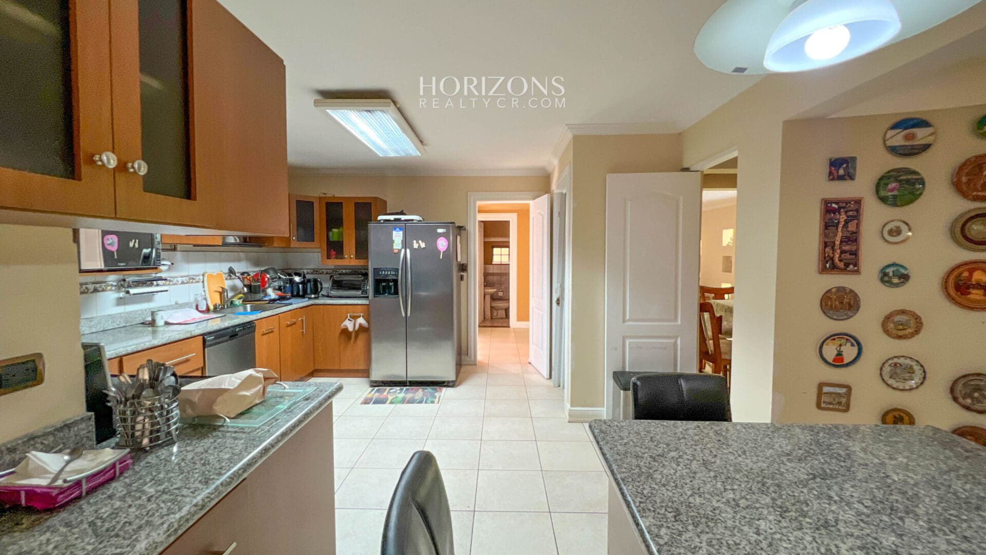 VENTA DE AMPLIA Y COMODA CASA EN CURRIDABAT DENTRO DE RESIDENCIAL  NJA1068